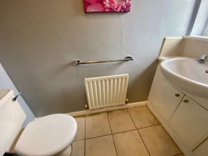 Guest WC- click for photo gallery